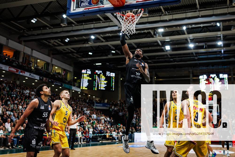 Ejiofor Onu (Gladiators Trier) beim Korbleger, Aktion Action Vet Concept Gladiators Trier vs Alba Berlin, Basketball, easyCredit BBL, 5. Spieltag, Saison 2026 2027, 10.10.2026 Vet Concept Gladiators Trier vs Alba Berlin, Basketball, easyCredit BBL, 5. Spieltag, Saison 2026 2027