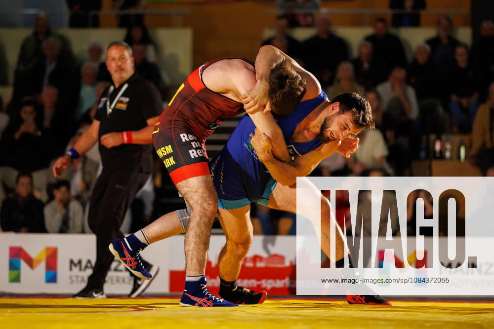 DRB BIRTAT Bundesliga, 6. Wettkampftag, ASV Mainz 88 - KG Baienfurt Ravensburg, Mainz, 10.10.2026 Kampf ziwschen Malik Shavaev (rot, ASV Mainz 88) gegen Radu Lefter (blau, KG Baienfurt Ravensburg). 98kg Freistil DRB BIRTAT Bundesliga, 6. Wettkampftag, ASV Mainz 88 - KG Baienfurt Ravensburg, Sporthalle am großen Sand, Mainz
