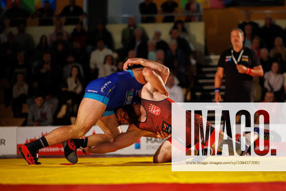 DRB BIRTAT Bundesliga, 6. Wettkampftag, ASV Mainz 88 - KG Baienfurt Ravensburg, Mainz, 10.10.2026 Kampf ziwschen Malik Shavaev (rot, ASV Mainz 88) gegen Radu Lefter (blau, KG Baienfurt Ravensburg). 98kg Freistil DRB BIRTAT Bundesliga, 6. Wettkampftag, ASV Mainz 88 - KG Baienfurt Ravensburg, Sporthalle am großen Sand, Mainz