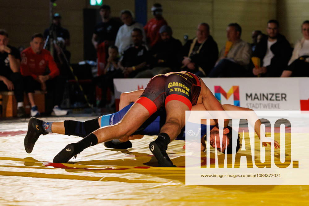 DRB BIRTAT Bundesliga, 6. Wettkampftag, ASV Mainz 88 - KG Baienfurt Ravensburg, Mainz, 10.10.2026 Kampf zwischen John Keterling (rot, ASV Mainz 88) Norik Harutyunyan (blau, KG Baienfurt Ravensburg), Freistil bis 61 kg DRB BIRTAT Bundesliga, 6. Wettkampftag, ASV Mainz 88 - KG Baienfurt Ravensburg, Sporthalle am großen Sand, Mainz