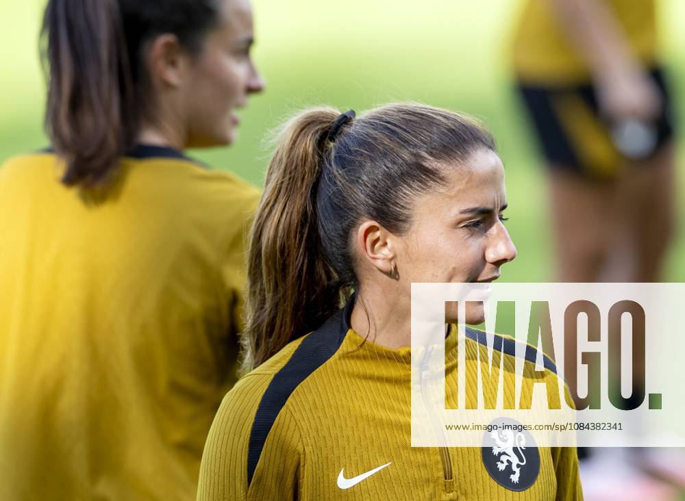 ZEIST - DaniÃ«lle van de Donk during a training session of the Dutch women s football team in preparation for the World Cup qualifying match against Hungary. SANDER KONING ANP ANPxSportx IVx 572123798 originalFilename: 572123798