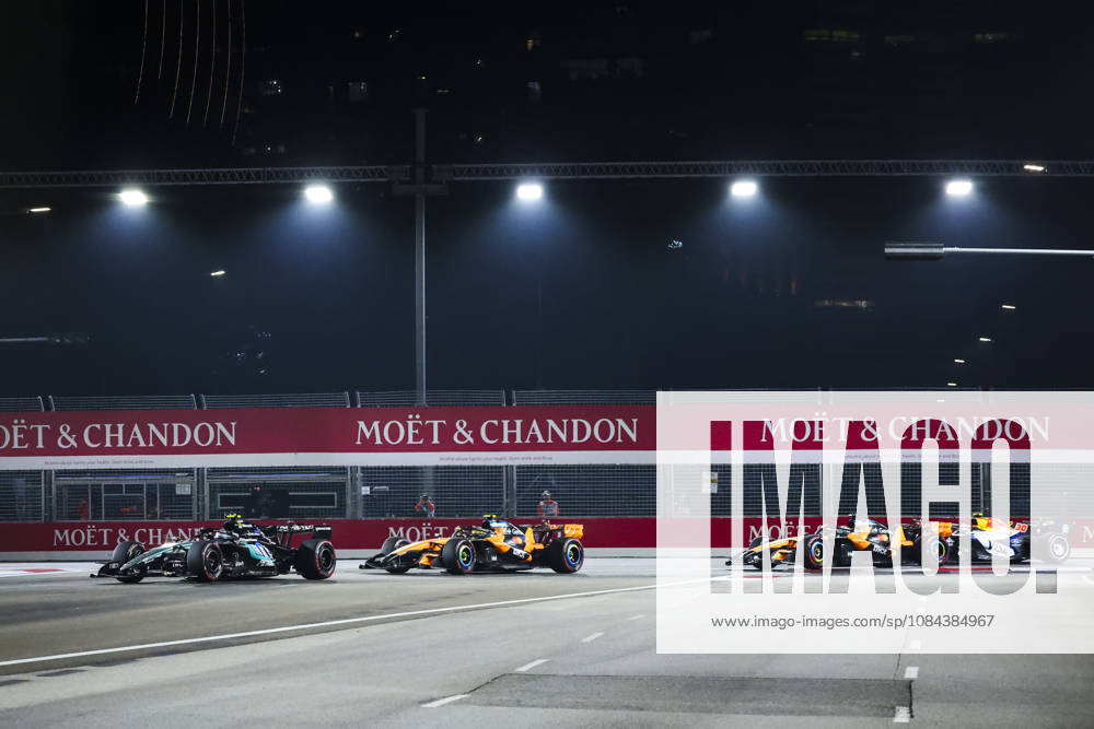 F1 - SINGAPORE GRAND PRIX 2026 12 KIMI ANTONELLI Andrea (ita), Mercedes AMG F1 Team W17, action, 01 NORRIS Lando (gbr), McLaren F1 Team MCL40, action, 81 PIASTRI Oscar (aus), McLaren F1 Team MCL40, action during the 2026 Formula 1 Singapore Grand Prix, 17th round of the 2026 Formula One World Championship, WM, Weltmeisterschaft from October 9 to 11, 2026 on the Marina Bay Street Circuit, in Singapore, Singapore - SingaporeSingapore