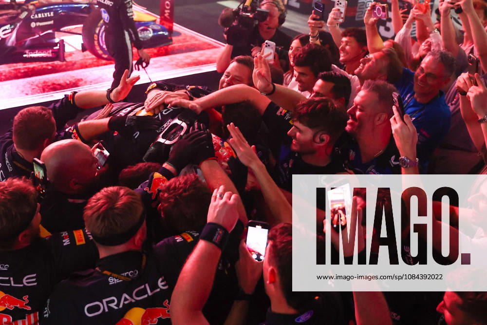 Max Verstappen wins 2026 Formula 1 Singapore Grand Prix SINGAPORE - OCT 11: Red Bull Racing driver Max Verstappen celebrates on the podium after winning the Formula 1 Singapore Grand Prix at the Marina Bay Street Circuit in Singapore on October 11, 2026. Daniel Ceng Anadolu Singapore Singapore. Editorial use only. Please get in touch for any other usage.