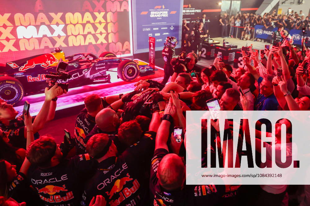 Max Verstappen wins 2026 Formula 1 Singapore Grand Prix SINGAPORE - OCT 11: Red Bull Racing driver Max Verstappen celebrates on the podium after winning the Formula 1 Singapore Grand Prix at the Marina Bay Street Circuit in Singapore on October 11, 2026. Daniel Ceng Anadolu Singapore Singapore. Editorial use only. Please get in touch for any other usage.
