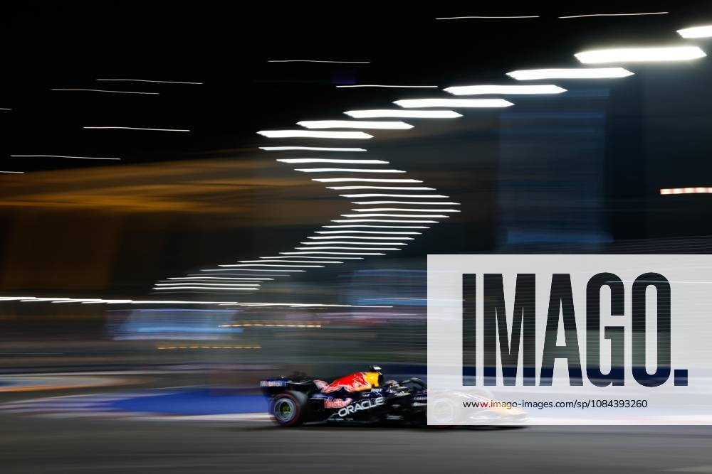 03 VERSTAPPEN Max (nld), Red Bull Racing Ford RB22, action Singapore 2026 81 PIASTRI Oscar (aus), McLaren F1 Team MCL40, action 01 NORRIS Lando (gbr), McLaren F1 Team MCL40, action Singapore 2026 Singapore