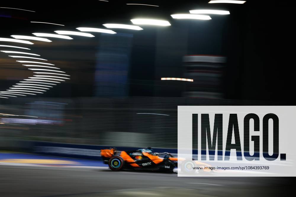 81 PIASTRI Oscar (aus), McLaren F1 Team MCL40, action Singapore 2026 81 PIASTRI Oscar (aus), McLaren F1 Team MCL40, action 01 NORRIS Lando (gbr), McLaren F1 Team MCL40, action Singapore 2026 Singapore