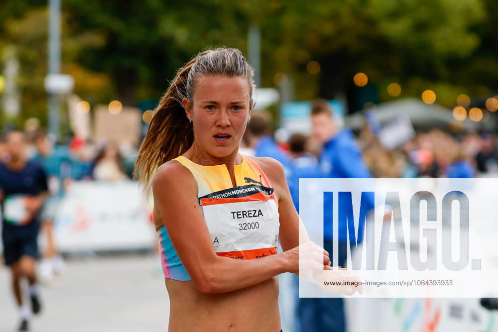München Marathon 2026; München, 11.10.2026 Tereza HROCHOVÃ (CZE Munich Athletics) läuft in 00:32:47 zum zweiten Platz auf der 10 Kilometer-Distanz; München