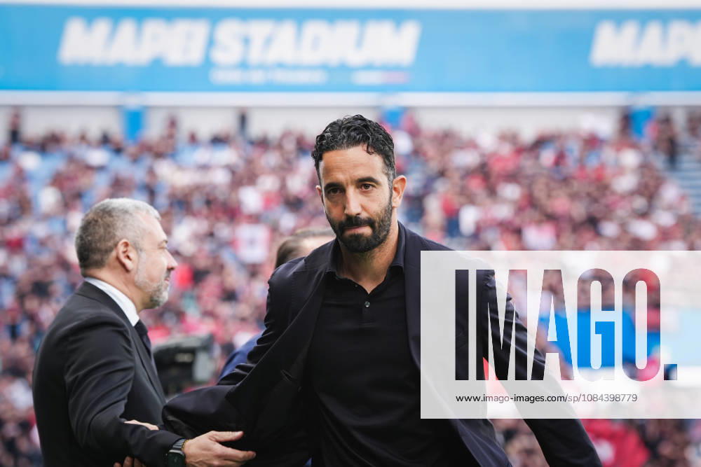 Milan s head coach Ruben Amorim looks on during the Serie A soccer match between Sassuolo and Milan at the Mapei Stadium in Reggio Emilia, north Italy - Sunday, October 11, 2026 -