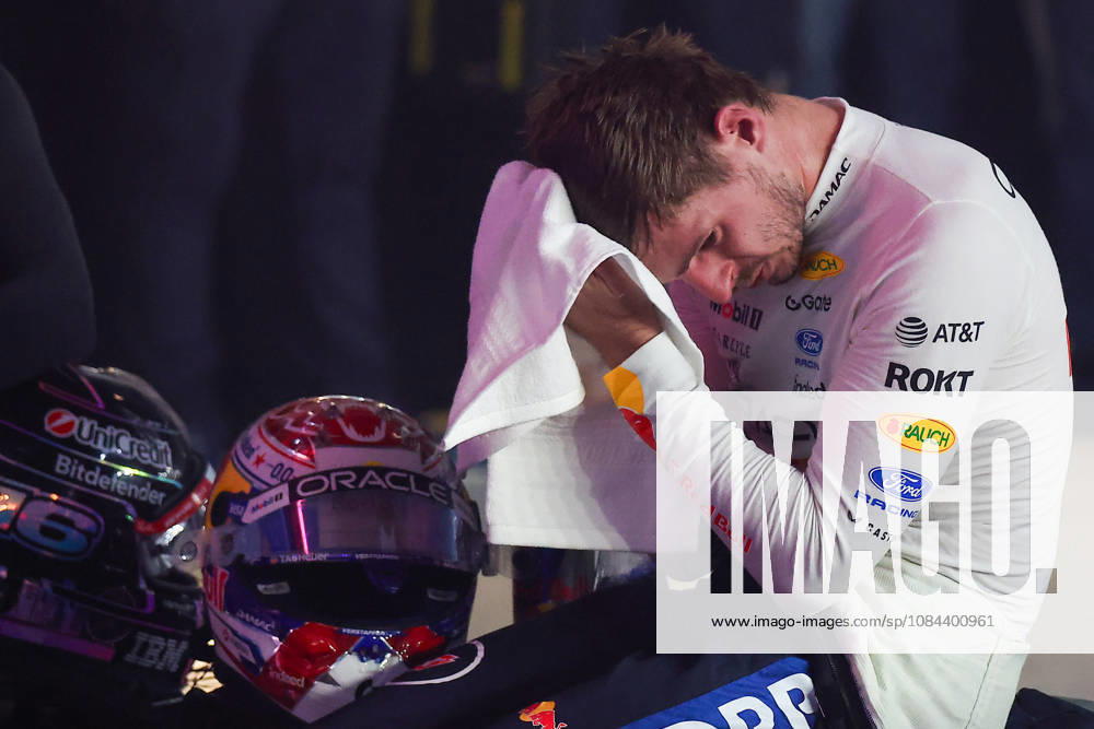 Max Verstappen wins 2026 Formula 1 Singapore Grand Prix SINGAPORE - OCT 11: Red Bull Racing s driver wipes his hair Max Verstappen after winning the Formula 1 Singapore Grand Prix at the Marina Bay Street Circuit in Singapore on October 11, 2026. Daniel Ceng Anadolu Singapore Singapore. Editorial use only. Please get in touch for any other usage.