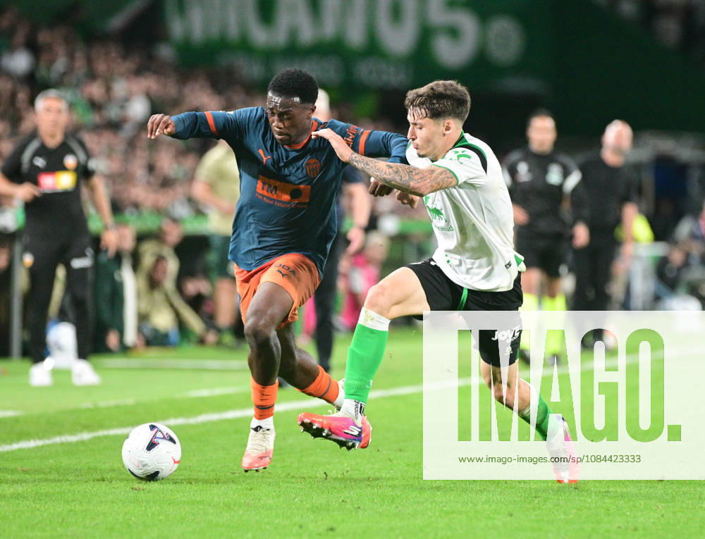 ESP: LaLiga EA Sports Racing Santander v Valencia CF David Otorbi of Valencia CF and Jorge Salinas of Racing de Santander during LaLiga EA Sports between Racing Santander v Valencia CF played at Campos de de El Sardinero Stadium in Cantabria on October 11, 2026 in Spain Spain Futbol