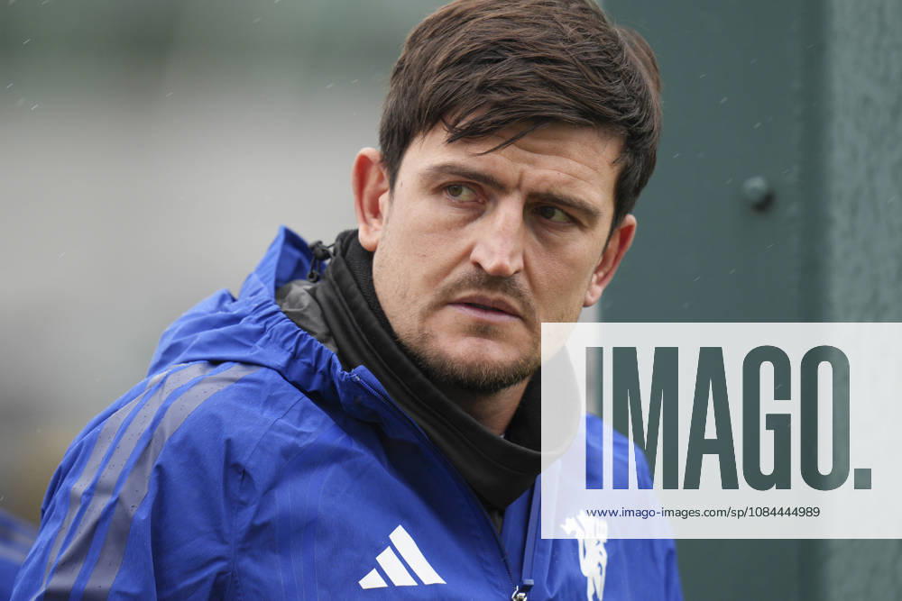 Manchester United, ManU Training, Champions League Harry Maguire of Manchester United walks out to the training pitches before the Manchester United Training Session at Carrington Training Centre, ahead of the UEFA Champions League Matchday 2 v Atletico Madrid, Manchester, England on 12 October 2026 Credit: Steve Flynn Every Second Media Editorial use only. All images are copyright Every Second Media Limited. No images may be reproduced without prior permission.