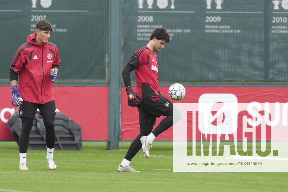 Manchester United, ManU Training, Champions League Senne Lammens of Manchester United juggles the ball during the Manchester United Training Session at Carrington Training Centre, ahead of the UEFA Champions League Matchday 2 v Atletico Madrid, Manchester, England on 12 October 2026 Credit: Steve Flynn Every Second Media Editorial use only. All images are copyright Every Second Media Limited. No images may be reproduced without prior permission.