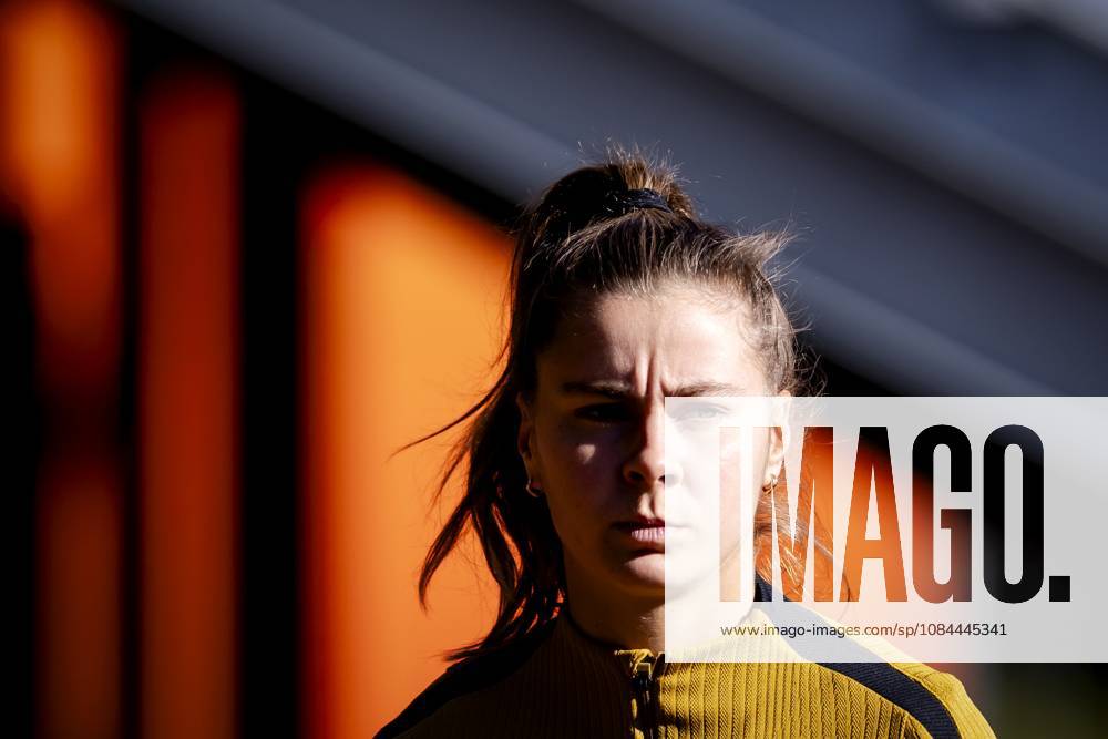 ZEIST - Victoria Pelova during a training session of the Dutch women s football team in preparation for the World Cup qualifying match against Hungary. ROBIN VAN LONKHUIJSEN ANP ANPxSportx IVx 572226767 originalFilename: 572226767