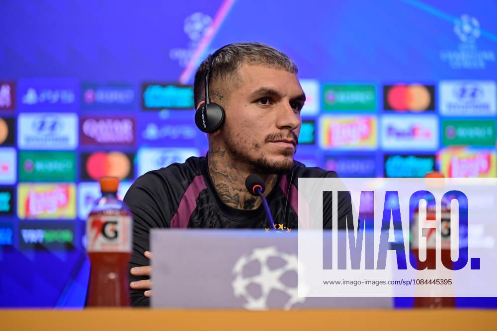 Ahead of Galatasaray v Barcelona - UEFA Champions League ISTANBUL, TURKIYE - OCTOBER 12: Galatasaray player Lucas Torreira answers journalists questions during a press conference, PK, Pressekonferenz at the Kemerburgaz Metin Oktay Training Facility ahead of the UEFA Champions League second week match between Galatasaray and Barcelona, in Istanbul, Turkiye, on October 12, 2026. Cem Tekkesinoglu Anadolu Istanbul Turkey. Editorial use only. Please get in touch for any other usage.