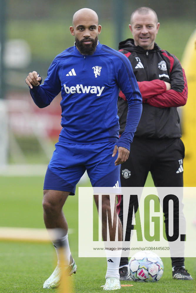 Manchester United, ManU Training, Champions League Bryan Mbeumo of Manchester United warms up during the Manchester United Training Session at Carrington Training Centre, ahead of the UEFA Champions League Matchday 2 v Atletico Madrid, Manchester, England on 12 October 2026 Credit: Steve Flynn Every Second Media Editorial use only. All images are copyright Every Second Media Limited. No images may be reproduced without prior permission.