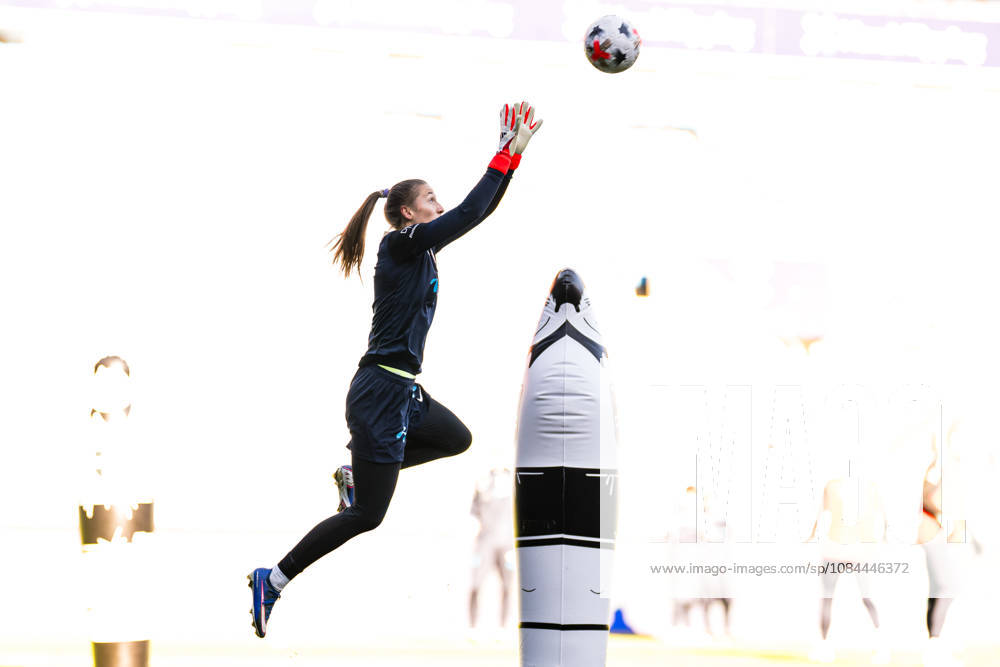 Goalkeeper Cecilie Haustaker Fiskerstrand of the Norwegian womens national football team during a training session on October 12, 2026 in Oslo. Photo: Marius Simensen BILDBYRAN Cop 238 bbeng dam fifa women s world cup qualifier football fotball fotboll norge norway practice soccer training trening träning