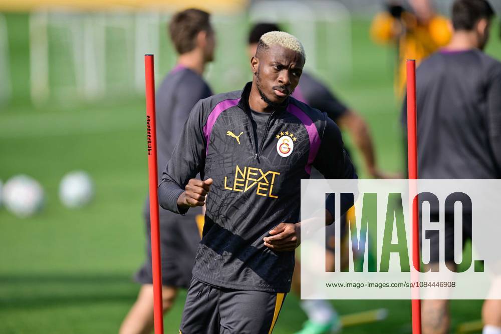 Galatasaray complete final training session in Istanbul ahead of Barcelona clash ISTANBUL, TURKIYE - OCTOBER 12: Galatasaray players complete their final training session ahead of their UEFA Champions League second-round match against Barcelona at the Kemerburgaz Metin Oktay Training Facility in Istanbul, Turkiye, on October 12, 2026. The training session, led by head coach Okan Buruk and open to the media for the first 15 minutes, began with warm-up exercises, continued with an 8-on-2 ball-possession drill and concluded with tactical preparations for the Barcelona match. Cem Tekkesinoglu Anadolu Istanbul Turkey. Editorial use only. Please get in touch for any other usage.