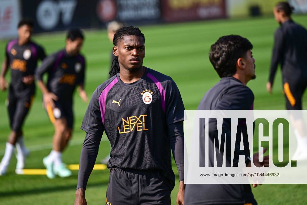 Galatasaray complete final training session in Istanbul ahead of Barcelona clash ISTANBUL, TURKIYE - OCTOBER 12: Galatasaray players complete their final training session ahead of their UEFA Champions League second-round match against Barcelona at the Kemerburgaz Metin Oktay Training Facility in Istanbul, Turkiye, on October 12, 2026. The training session, led by head coach Okan Buruk and open to the media for the first 15 minutes, began with warm-up exercises, continued with an 8-on-2 ball-possession drill and concluded with tactical preparations for the Barcelona match. Cem Tekkesinoglu Anadolu Istanbul Turkey. Editorial use only. Please get in touch for any other usage.