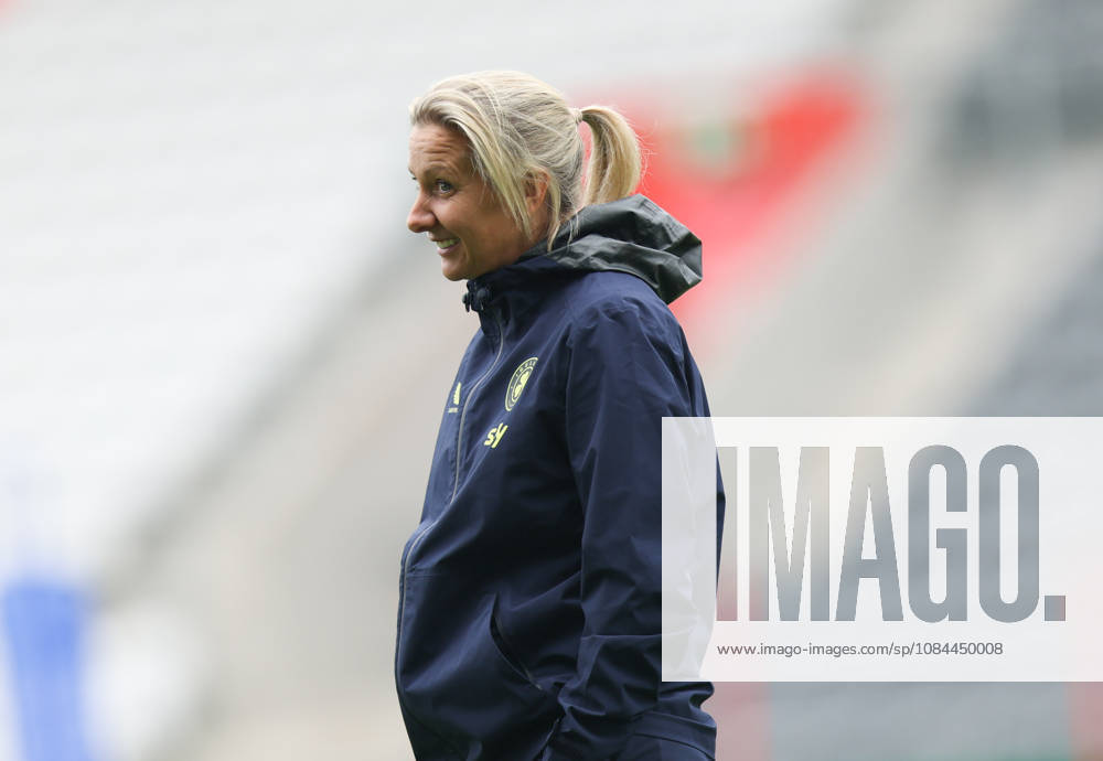 Republic of Ireland WNT Squad Training, SuperValu Pairc UiChaoimh, Cork 12 10 2026 Head coach Carla Ward Carla Ward 12 10 2026
