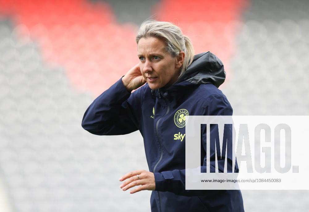 Republic of Ireland WNT Squad Training, SuperValu Pairc UiChaoimh, Cork 12 10 2026 Ireland head coach Carla Ward Carla Ward 12 10 2026