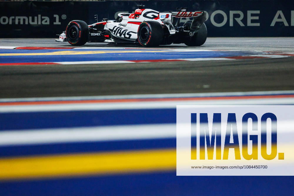Esteban Ocon of France drives the (31) TGR Haas F1 Team VF-26 during the F1 Grand Prix of Singapore at the Marina Bay Street Circuit. Singapore Singapore - ZUMAs197 20261011_aaa_s197_840