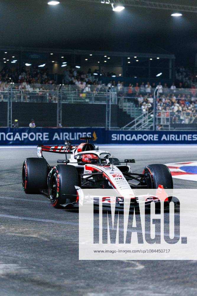 Esteban Ocon of France drives the (31) TGR Haas F1 Team VF-26 during the F1 Grand Prix of Singapore at the Marina Bay Street Circuit. Singapore Singapore - ZUMAs197 20261011_aaa_s197_842
