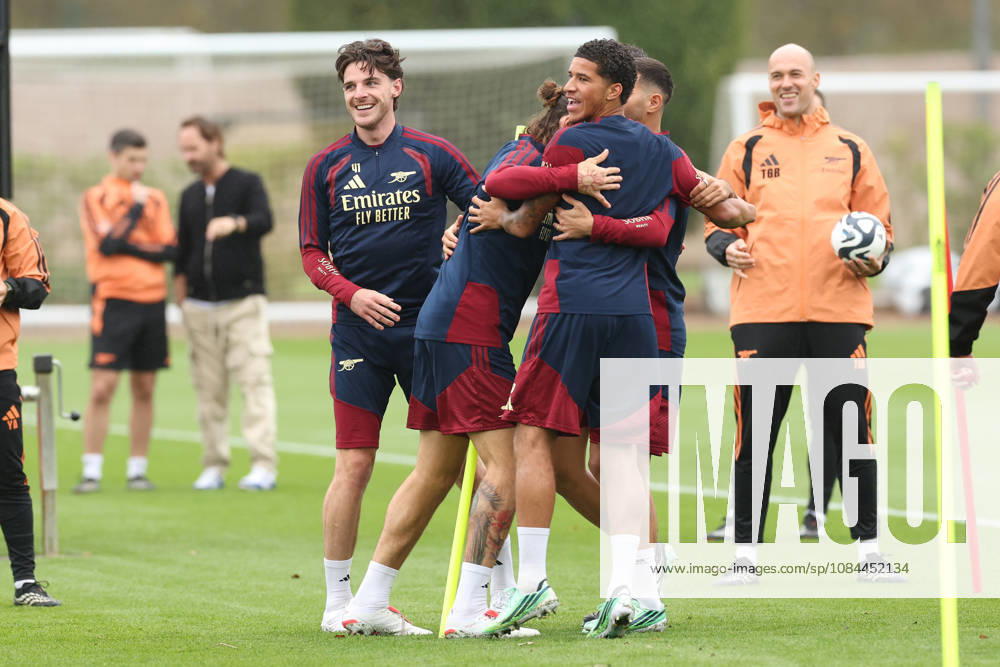 Arsenal Training & Media Conference, Champions League Declan Rice of Arsenal huddles with his teammates during the Arsenal training session at the Arsenal FC Training Centre, ahead of UEFA Champions League Matchday 2 v Lille, London Colney, England on 12 October 2026 Credit: Tiego Grenho Every Second Media Editorial use only. All images are copyright Every Second Media Limited. No images may be reproduced without prior permission.