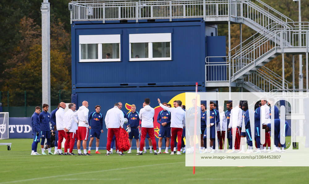 RB Leipzig - Training Champions League Leipzig, 12.10.2026, RB Akademie, UEFA Champions League , RB Leipzig - Abschlusstraining am Vortag von RBLeipzig v. PSV Eindhoven , Im Bild : Mannschaft von RB Leipzig. ,