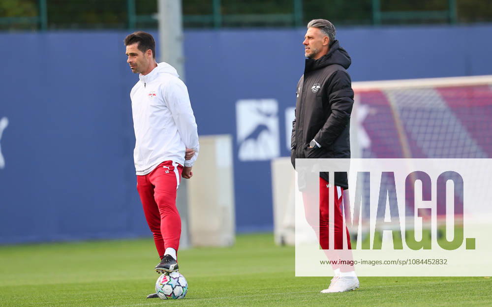 RB Leipzig - Training Champions League Leipzig, 12.10.2026, RB Akademie, UEFA Champions League , RB Leipzig - Abschlusstraining am Vortag von RBLeipzig v. PSV Eindhoven , Im Bild v.l.: Co-Trainer Thomas Stefan Buck (RB Leipzig) und Trainer Martin Demichelis, RB Leipzig ,
