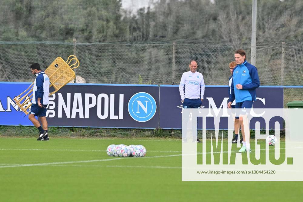 Foto IPP Felice De Martino Castel Volturno (Ce) 12 10 2026 Allenamento Napoli pre gara Champions League con il Villareal Nella foto: Massimiliano Allegri Italy Photo Press World Copyright Castel Volturno italy ITALY