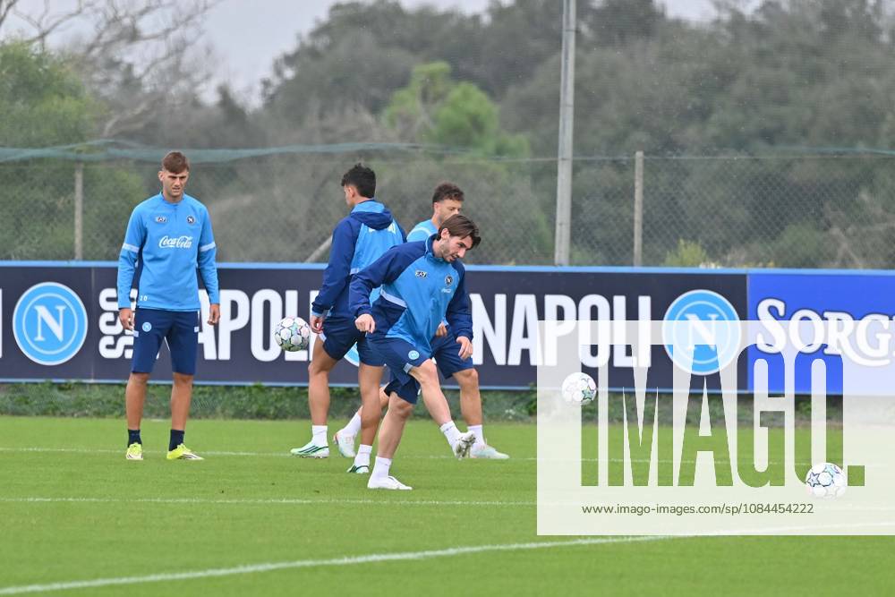 Foto IPP Felice De Martino Castel Volturno (Ce) 12 10 2026 Allenamento Napoli pre gara Champions League con il Villareal Nella foto: Billy Gilmour Italy Photo Press World Copyright Castel Volturno italy ITALY