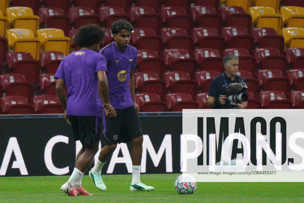 Karim Adeyemi (L-1) and Lamine Yamal (L-2) during the training day of FC Barcelona, Barca ahead the UEFA Champions League second round, football match against Galatasaray at RAMS Park Stadium in Istanbul, Turkey on October 12, 2026. Sariyer Turkey - ZUMAu194 20261012_zip_u194_018