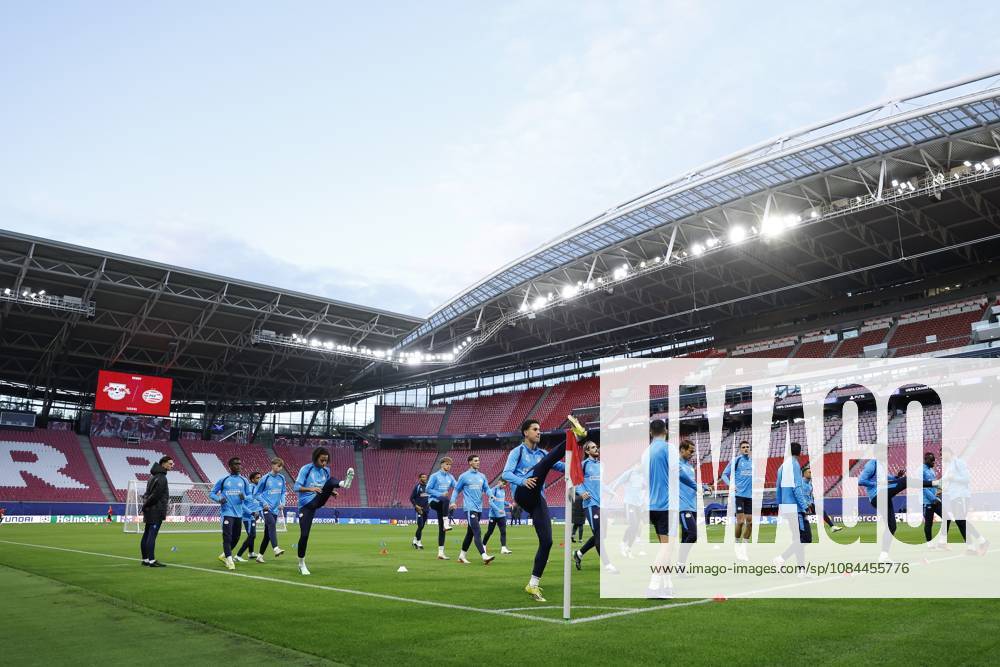 LEIPZIG - PSV Eindhoven squad during a training session ahead of the UEFA Champions League match between RB Leipzig and PSV Eindhoven at the RB Arena on October 12, 2026 in Leipzig, Germany. MAURICE VAN STEEN ANP ANPxSportx IVx 572250864 originalFilename: 572250864