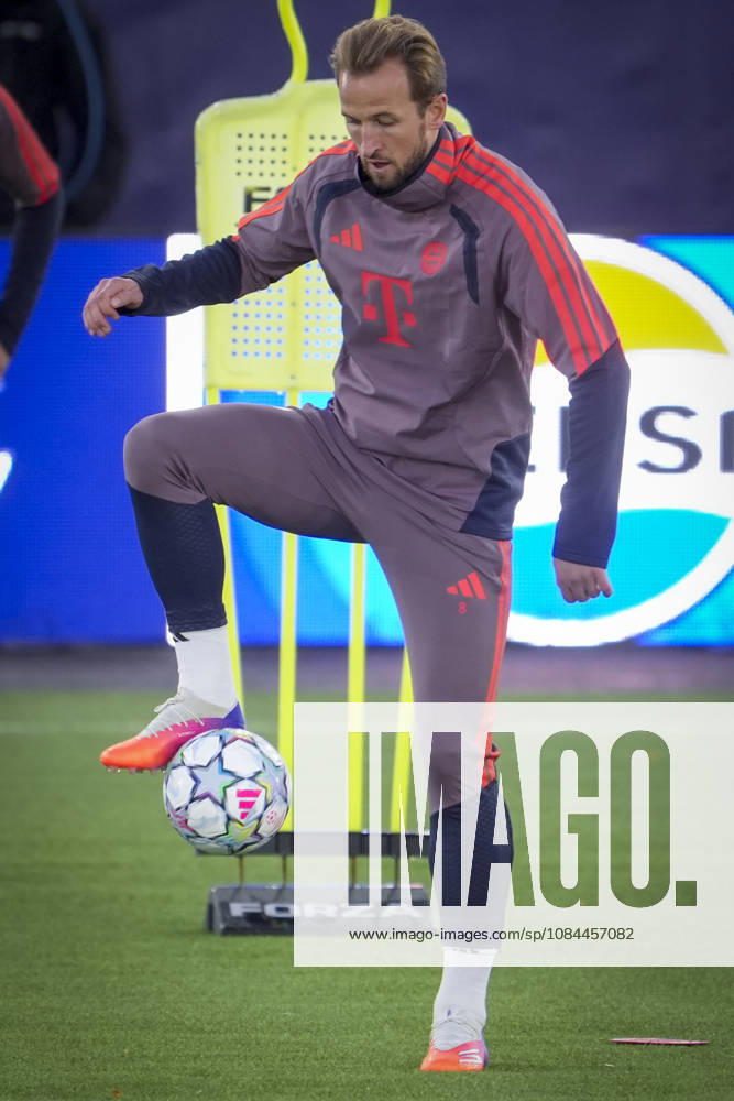 Soccer, Champions League 2026–2027, Viking, Bayern Munich, Stavanger, October 12, 2026: Bayern Munich s Harry Kane trains at Lyse Arena in Stavanger, the day before the Champions League match between Viking and Bayern Munich. Photo: Lise Aserud, NTB, Stavanger, Norway. . RESTRICTED USE FOR BETTING COMPANIES.