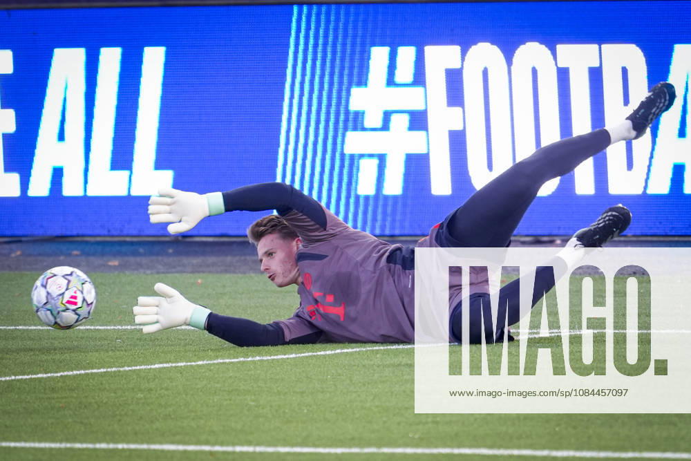 Soccer, Champions League 2026–2027, Viking vs. Bayern Munich, Stavanger, October 12, 2026. Bayern Munich goalkeeper Jonas Urbig trains at Lyse Arena in Stavanger, the day of the Champions League match between Viking and Bayern Munich. Photo: Lise Aserud, NTB, Stavanger, Norway. . RESTRICTED USE FOR BETTING COMPANIES.