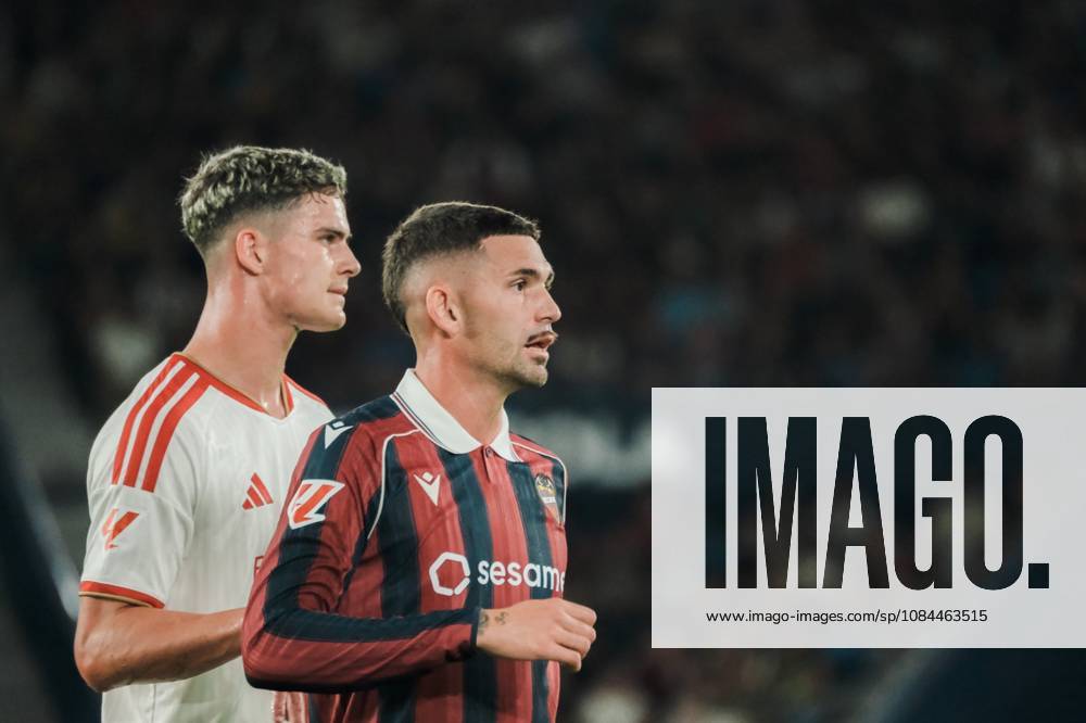 ESP: LaLiga EA Sports UD Levante v Sevilla FC Robert Ure of Sevilla and Adrian de la Fuente of Levante during LaLiga EA Sports, between UD Levante v Sevilla CF played at Ciudad de Valencia Stadium in Valencia on October 12, 2026 in Spain; Valencia Spain Futbol