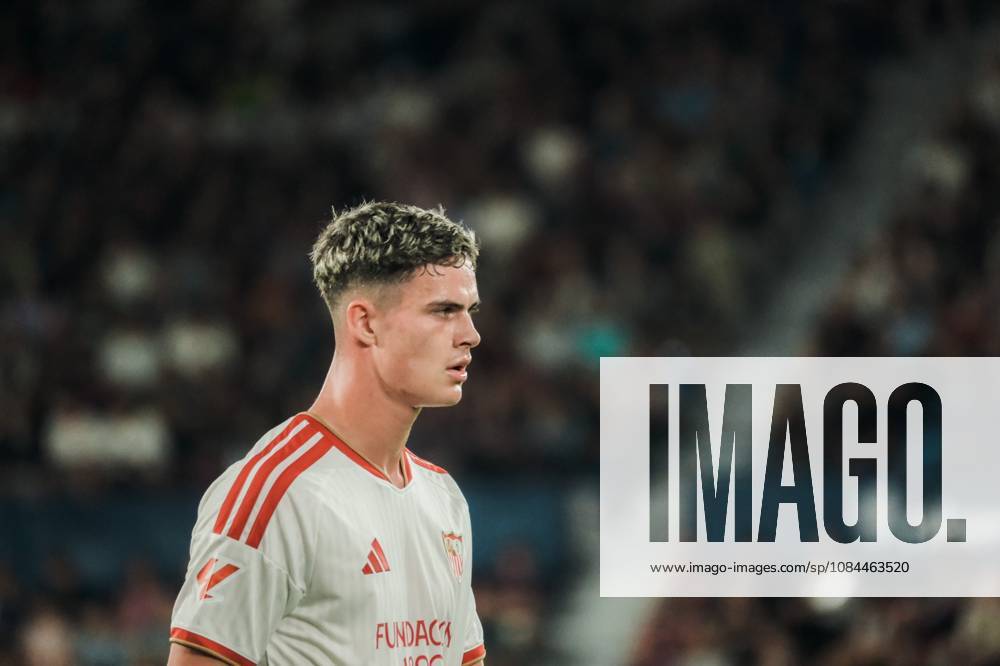 ESP: LaLiga EA Sports UD Levante v Sevilla FC Robert Ure of Sevilla during LaLiga EA Sports, between UD Levante v Sevilla CF played at Ciudad de Valencia Stadium in Valencia on October 12, 2026 in Spain; Valencia Spain Futbol