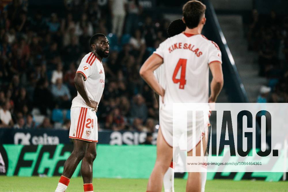 ESP: LaLiga EA Sports UD Levante v Sevilla FC Youssouf Fofana of Sevilla during LaLiga EA Sports, between UD Levante v Sevilla CF played at Ciudad de Valencia Stadium in Valencia on October 12, 2026 in Spain; Valencia Spain Futbol