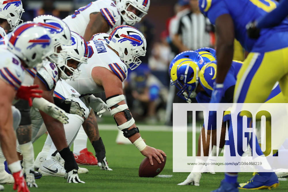 INGLEWOOD, CA - OCTOBER 12: Connor McGovern 66 of the Buffalo Bills prepares to snap the ball during an NFL, American Football Herren, USA game between the Buffalo Bills and the Los Angeles Rams on October 12, 2026, at SoFi Stadium in Inglewood, California. (Photo by Greg Fiore Icon Sportswire) NFL: OCT 12 Bills at Rams Icon2610121151