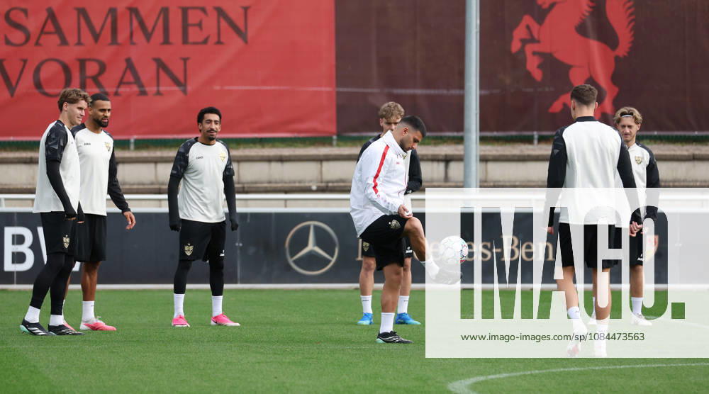 2026.10.13, Deutschland, Stuttgart, Fußball VfB Stuttgart Training, v.l. Ramon Hendriks, Josha Vagnoman, Tiago Tomas, Deniz Undav (vorn)