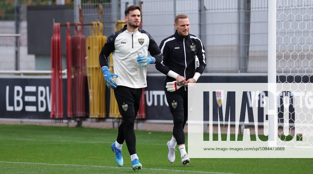 2026.10.13, Deutschland, Stuttgart, Fußball VfB Stuttgart Training, v.l. Dennis Seimen, Marius Funk