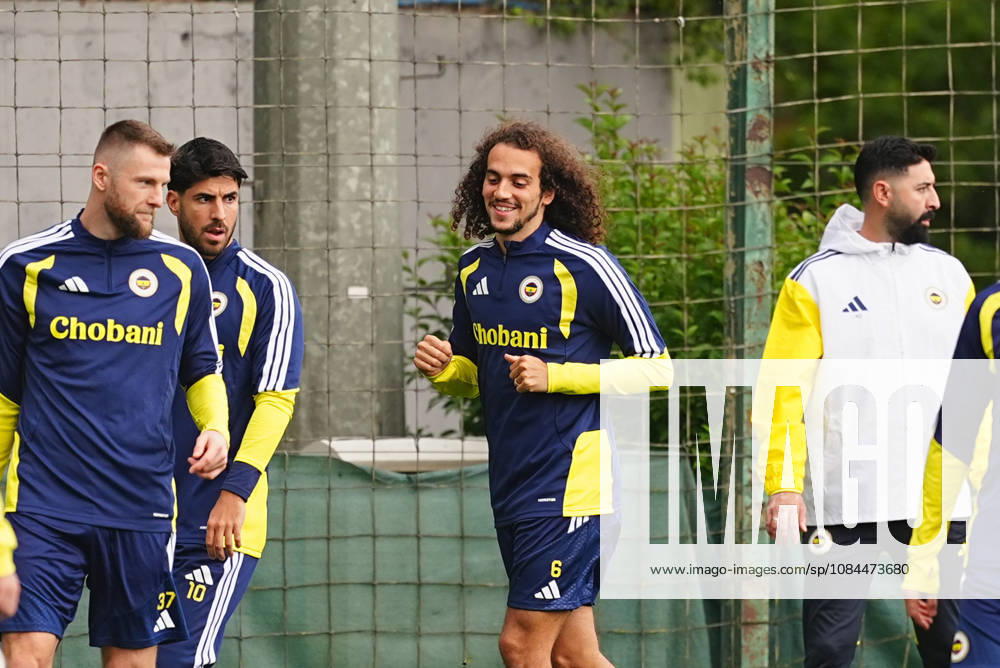 Fenerbahce complete preparations for Aston Villa clash in UEFA Champions League ISTANBUL, TURKIYE - OCTOBER 13: Fenerbahce player Matteo Guendouzi (C) takes part in a training session at Can Bartu Training Facilities as the team completes preparations for their away match against Aston Villa in the second week of the UEFA Champions League, scheduled for October 14, in Istanbul, Turkiye, on October 13, 2026. Adem Kutucu Anadolu Istanbul Turkey. Editorial use only. Please get in touch for any other usage.