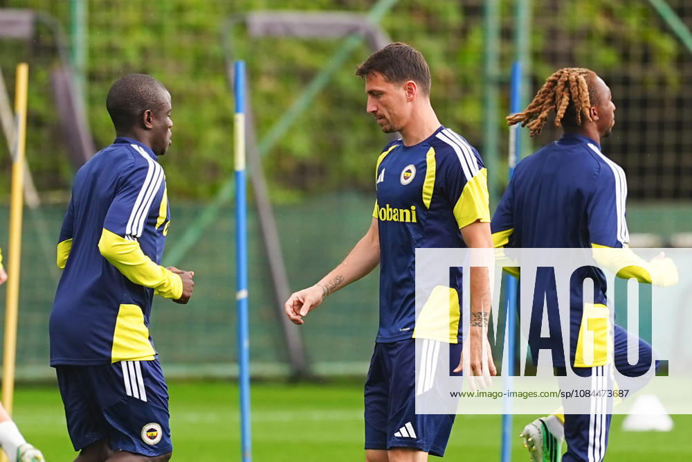 Fenerbahce complete preparations for Aston Villa clash in UEFA Champions League ISTANBUL, TURKIYE - OCTOBER 13: Fenerbahce player Mert Hakan Yandas (C) takes part in a training session at Can Bartu Training Facilities as the team completes preparations for their away match against Aston Villa in the second week of the UEFA Champions League, in Istanbul, Turkiye, on October 13, 2026. Adem Kutucu Anadolu Istanbul Turkey. Editorial use only. Please get in touch for any other usage.