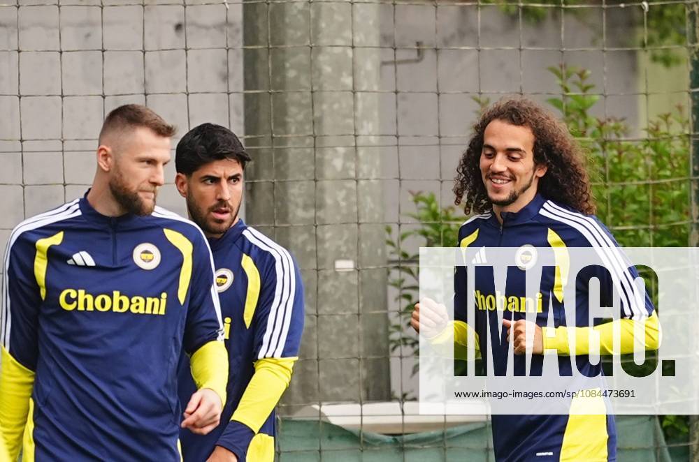 Fenerbahce complete preparations for Aston Villa clash in UEFA Champions League ISTANBUL, TURKIYE - OCTOBER 13: Fenerbahce player Matteo Guendouzi (R) takes part in a training session at Can Bartu Training Facilities as the team completes preparations for their away match against Aston Villa in the second week of the UEFA Champions League, scheduled for October 14, in Istanbul, Turkiye, on October 13, 2026. Adem Kutucu Anadolu Istanbul Turkey. Editorial use only. Please get in touch for any other usage.