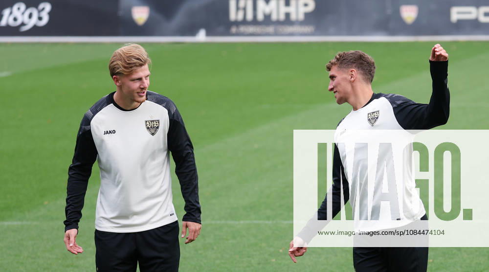 2026.10.13, Deutschland, Stuttgart, Fußball VfB Stuttgart Training, v.l. Finn Jeltsch, Grischa Prömel