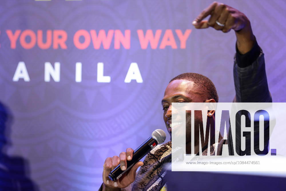Former NB basketball player Dwyane Wade in Manila Former NBA, Basketball Herren, USA professional basketball player Dwyane Wade gestures during a press conference, PK, Pressekonferenz in Manila, Philippines, on October 13, 2026. Dwyane Wade is in Manila for a promotional tour from October 13-14. Manila PHILIPPINES