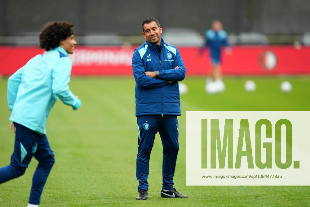 Training Champions League Feyenoord Rotterdam 2026 2027 Rotterdam - Coach Giovanni van Bronckhorst of Feyenoord Rotterdam shares a laugh during a training before the Champions League match against Como 1907. The training is set at Trainingscomplex 1908 on 13 October 2026 in Rotterdam, Netherlands. (Hero Images Yannick Verhoeven)