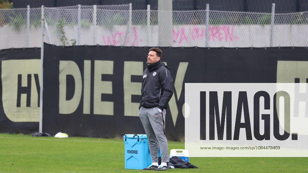 Fussball 1.Bundesliga , SV Elversberg - Training v.l. Vincent Wagner Trainer (SV 07 Elversberg) St. Ingbert