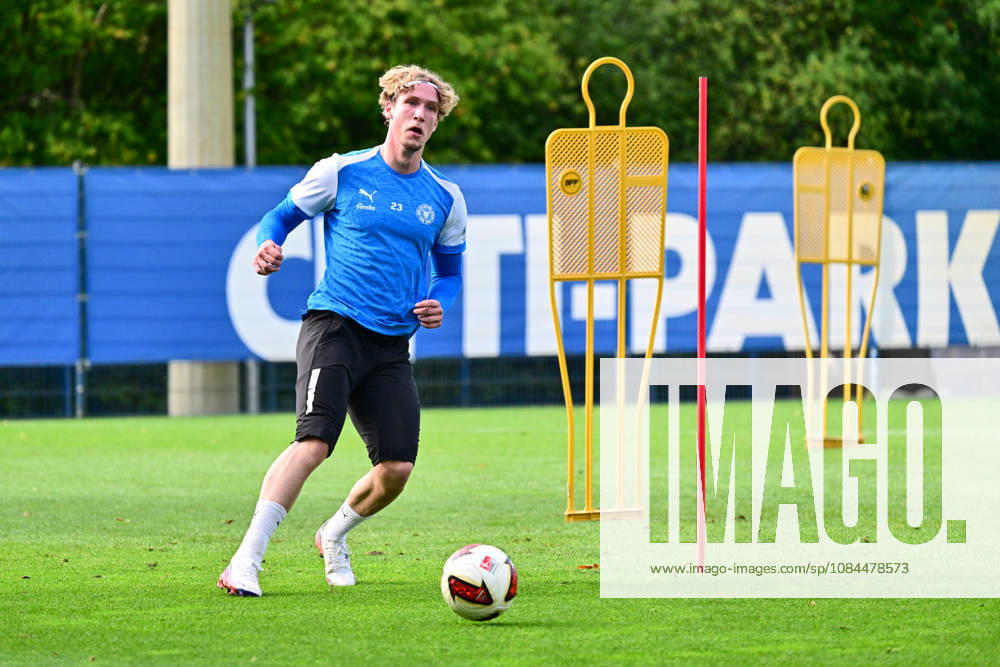 Fußball, Herren, 2.BL (Bundesliga), Saison 2026 2027, Holstein Kiel Training, KSV Lasse Rosenboom im Aufbautraining Kiel, nähe Holstein-Stadion Projensdorf, Trainingszentrum, N Schleswig-Holstein Deutschland