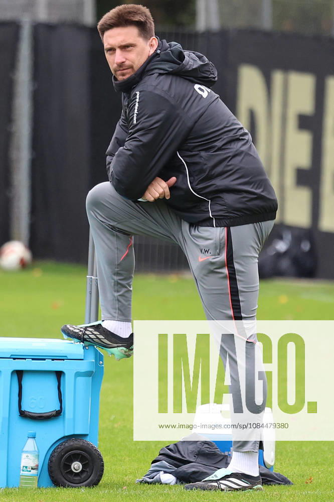 Fussball 1.Bundesliga , SV Elversberg - Training v.l. Vincent Wagner Trainer (SV 07 Elversberg) St. Ingbert